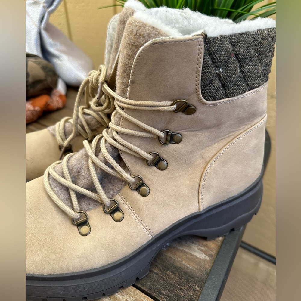 Maurice’s hiker boot